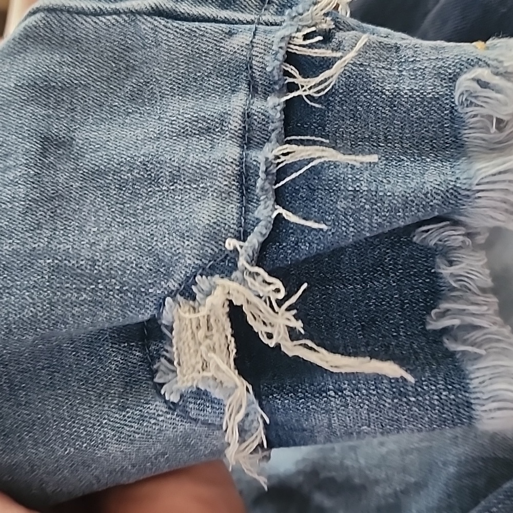 Iris Jeans - Picture 7 of 7